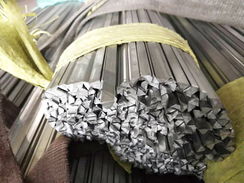 ���P����νz